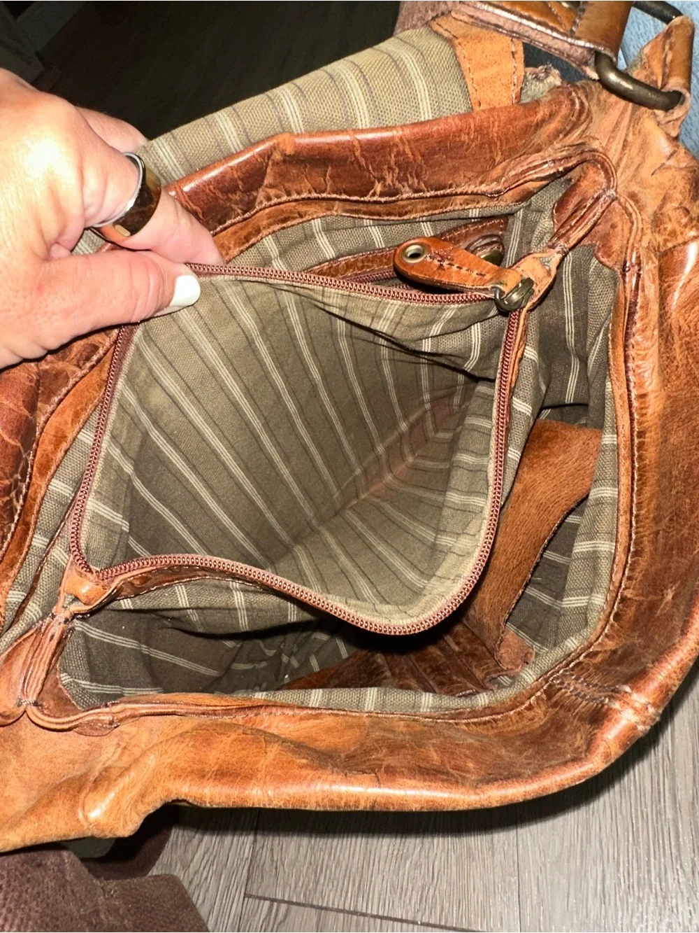 Vintage Fossil Brand Distressed Cognac Brown Leather Satchel Shoulder Bag Purse